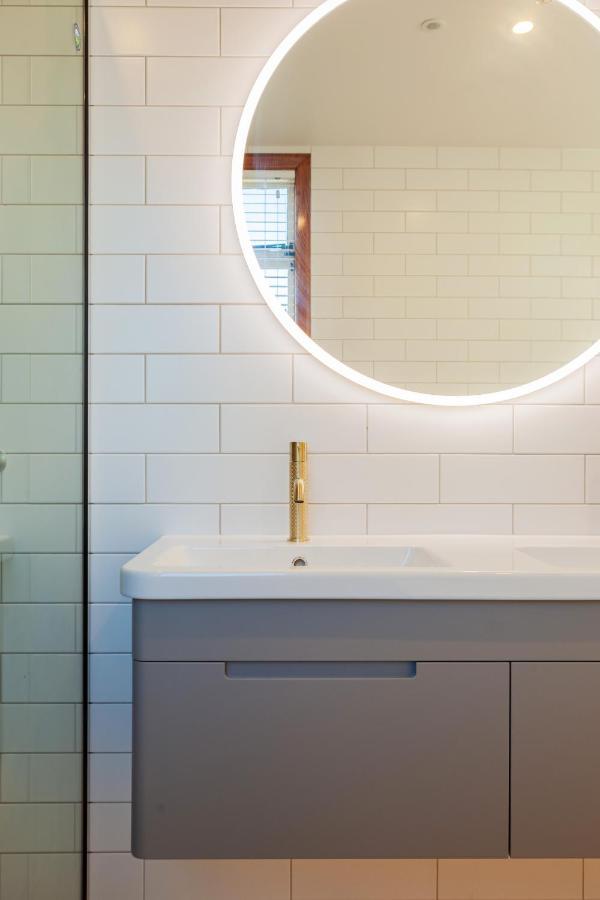 Wigram Hotel Christchurch Buitenkant foto